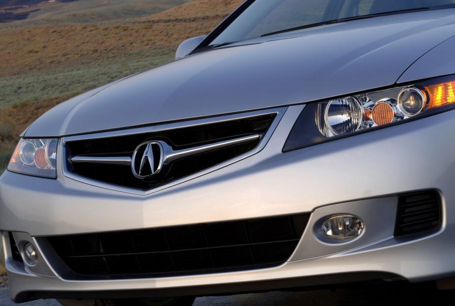 Детали экстерьера Acura TSX 2006 года  (фото 12 из 37)